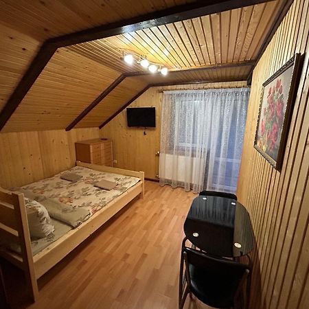 Любе Hotel Яблуниця Екстериор снимка