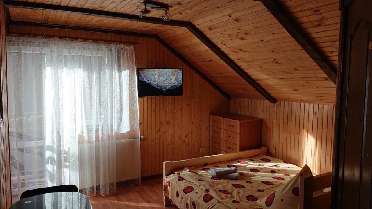 Любе Hotel Яблуниця Екстериор снимка