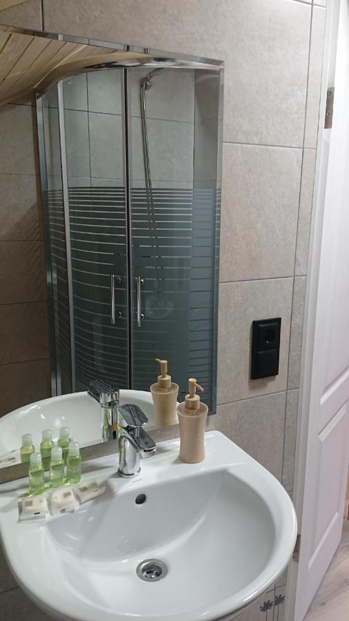 Любе Hotel Яблуниця Екстериор снимка