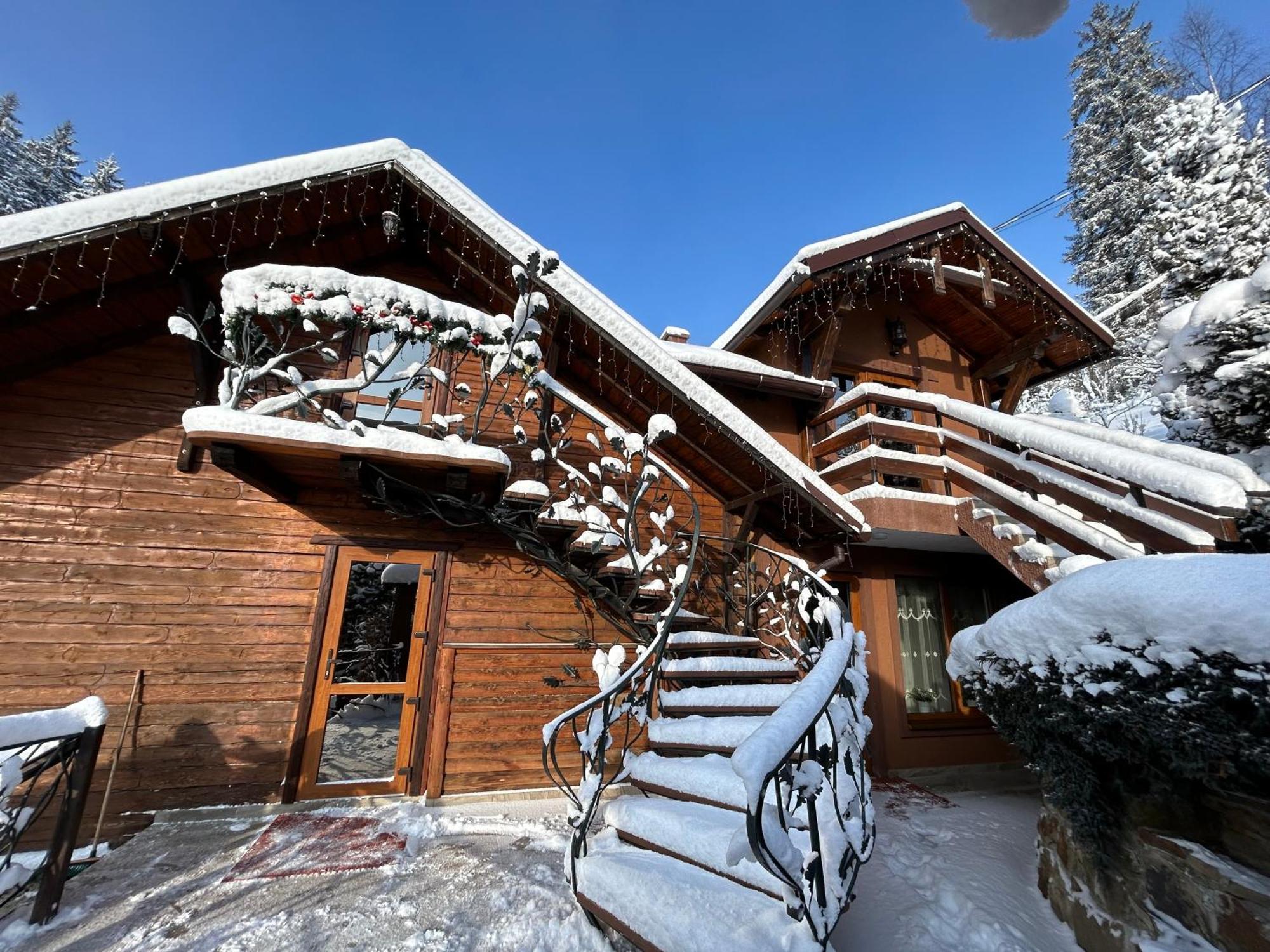 Любе Hotel Яблуниця Екстериор снимка