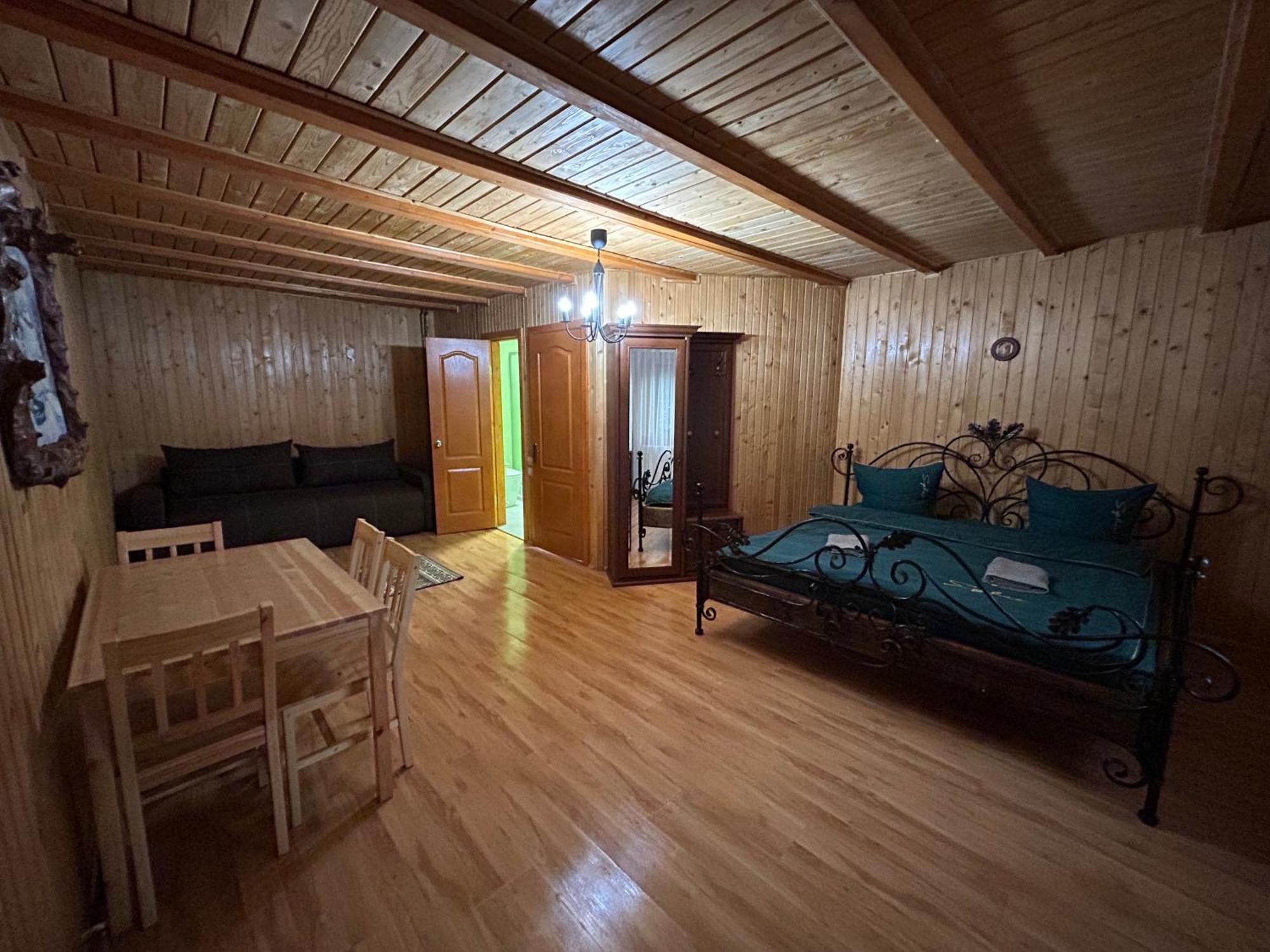 Любе Hotel Яблуниця Екстериор снимка