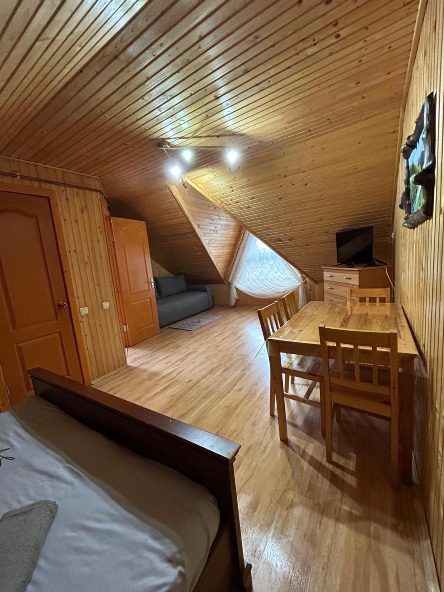 Любе Hotel Яблуниця Екстериор снимка