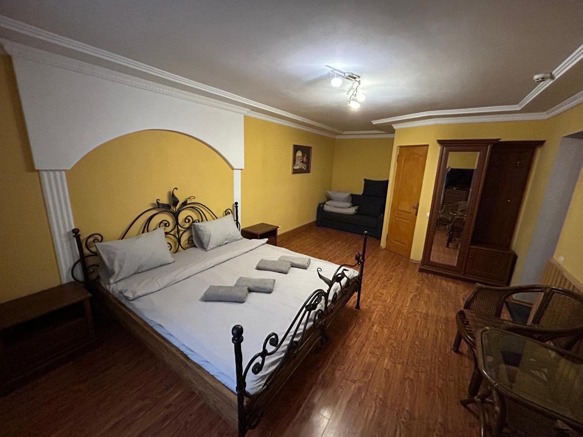 Любе Hotel Яблуниця Екстериор снимка