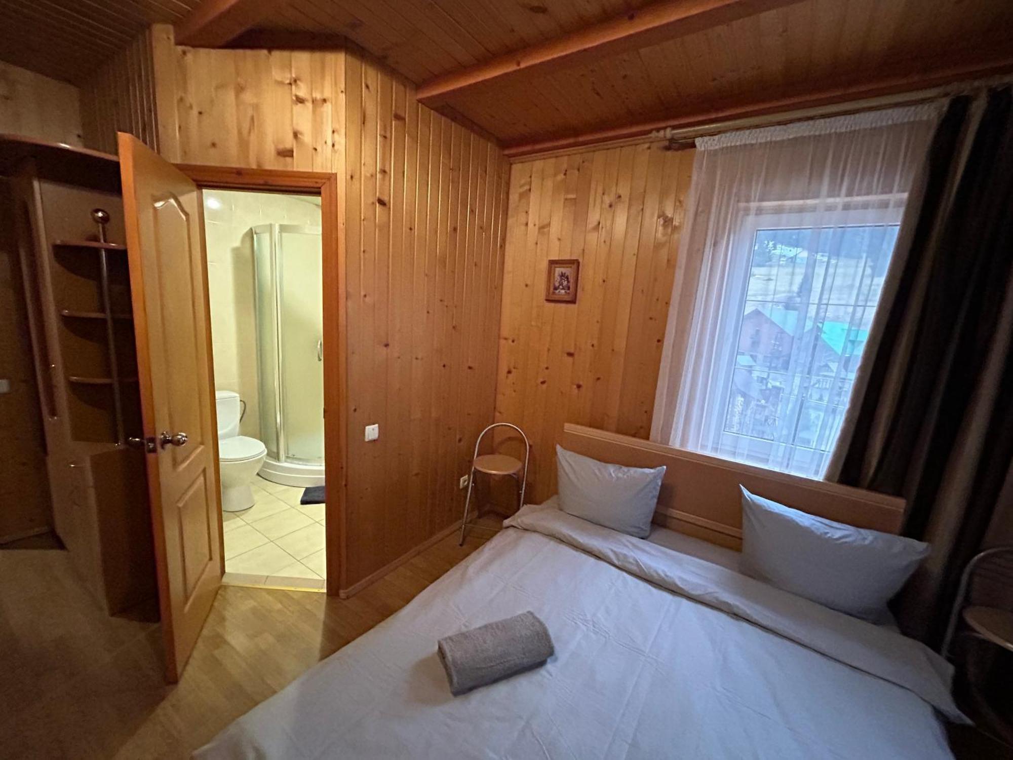 Любе Hotel Яблуниця Екстериор снимка