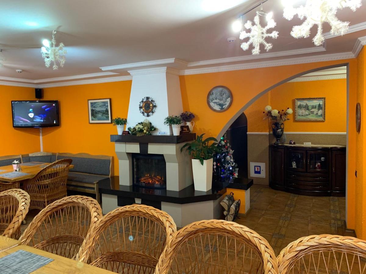 Любе Hotel Яблуниця Екстериор снимка