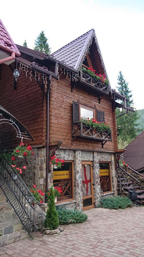 Любе Hotel Яблуниця Екстериор снимка